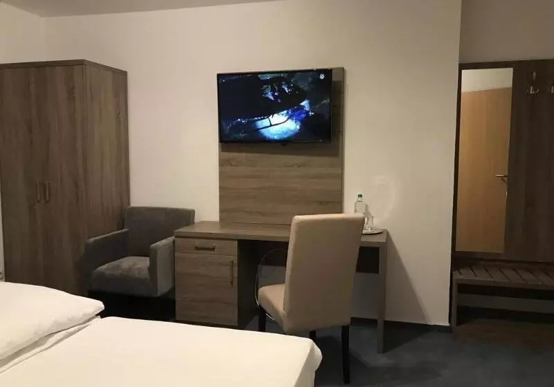 Standard Yhden Hengen Huone, Junkerhaus