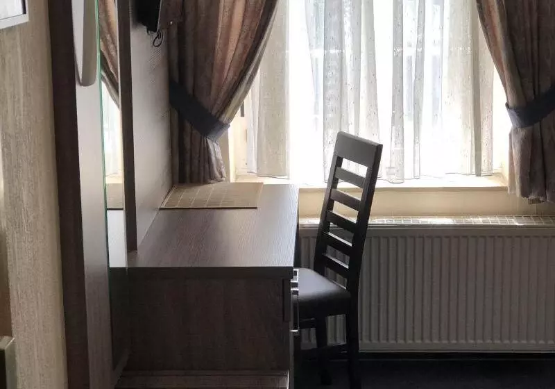 Standard Yhden Hengen Huone, Junkerhaus