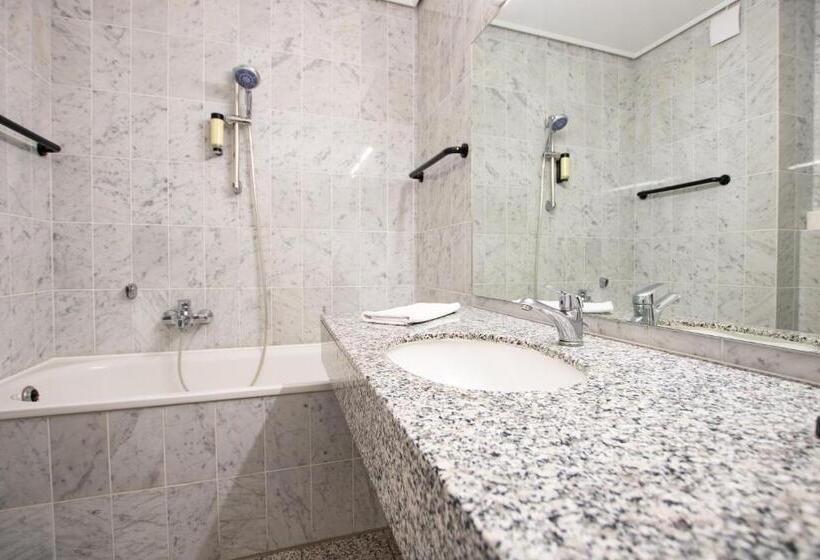 スタンダード４人部屋, El Capitan Nähe Movie Park