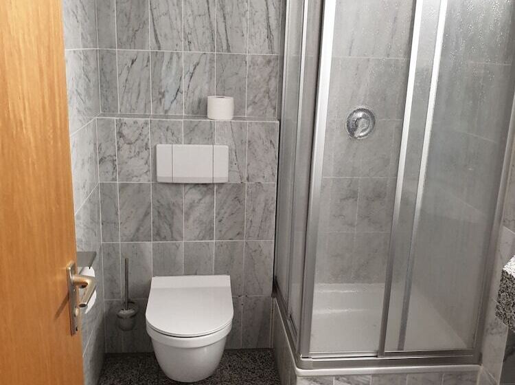 スタンダード４人部屋, El Capitan Nähe Movie Park