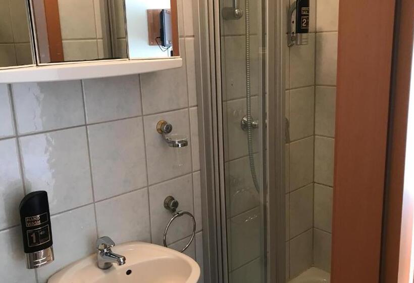 스탠다드 싱글 룸, Nachtwachter