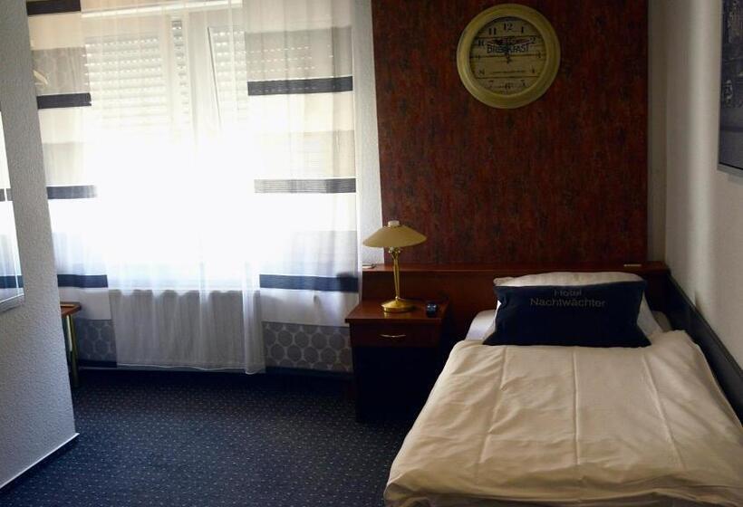 스탠다드 싱글 룸, Nachtwachter