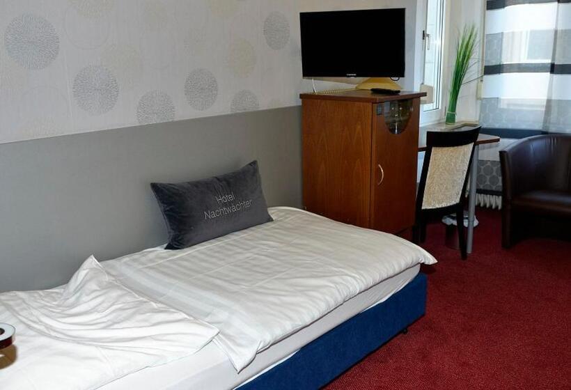 스탠다드 싱글 룸, Nachtwachter