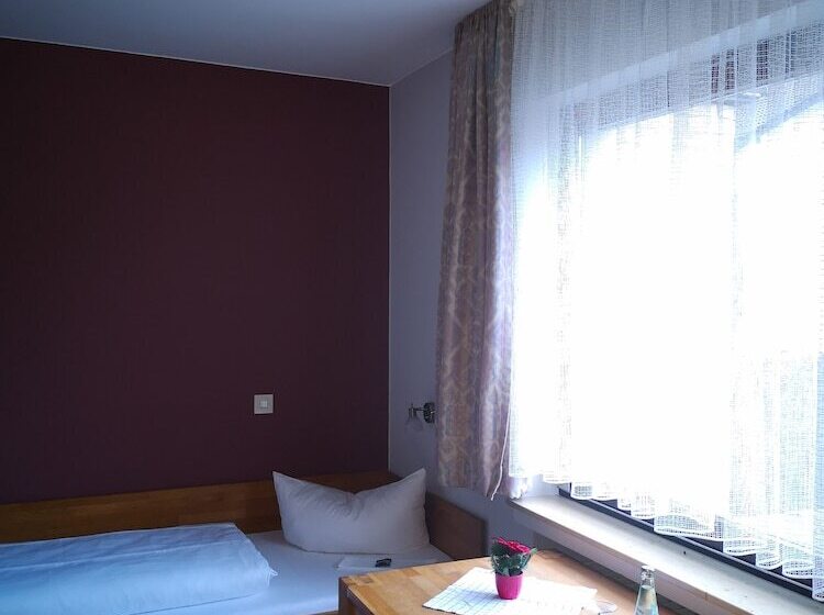 スタンダードシングルルーム, Paulushof