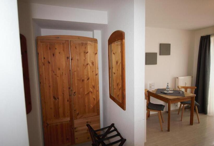 スタンダードルーム, Wirtshaus Krone