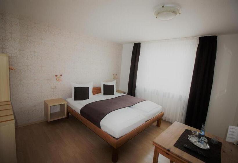 スタンダードルーム, Wirtshaus Krone