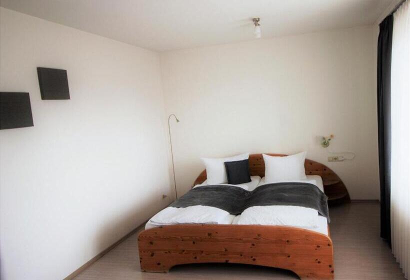 スタンダードルーム, Wirtshaus Krone