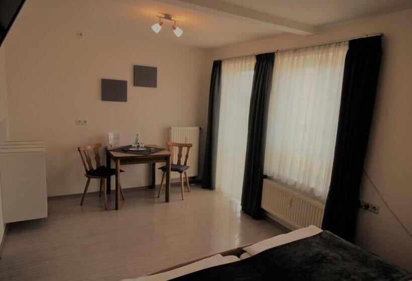 スタンダードルーム, Wirtshaus Krone