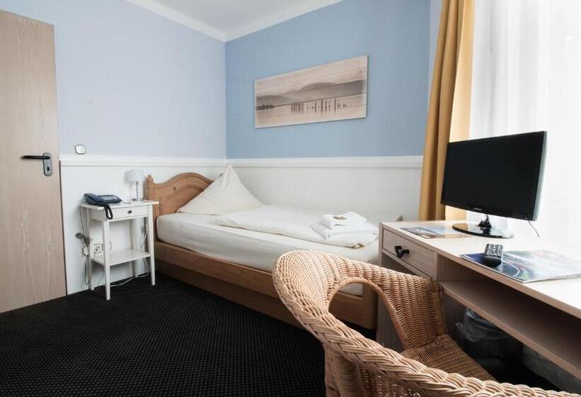 标准单人间, Zum Eisenhammer