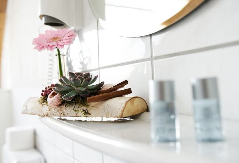 标准单人间, Zum Eisenhammer