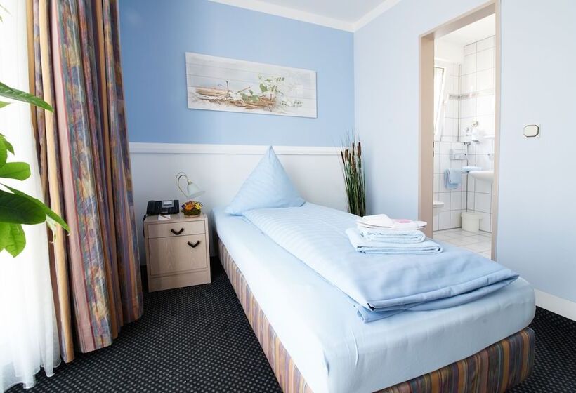 标准单人间, Zum Eisenhammer