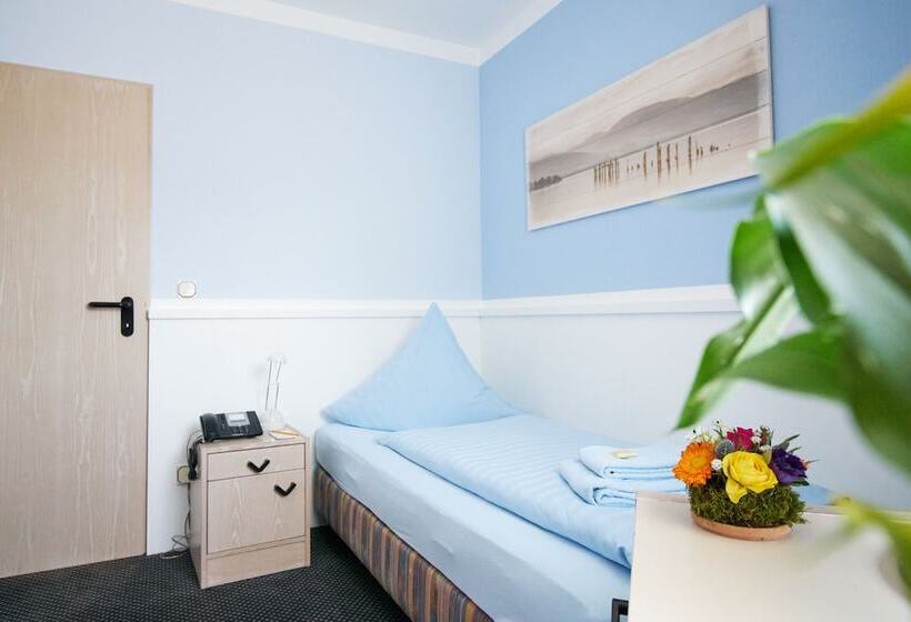 标准单人间, Zum Eisenhammer