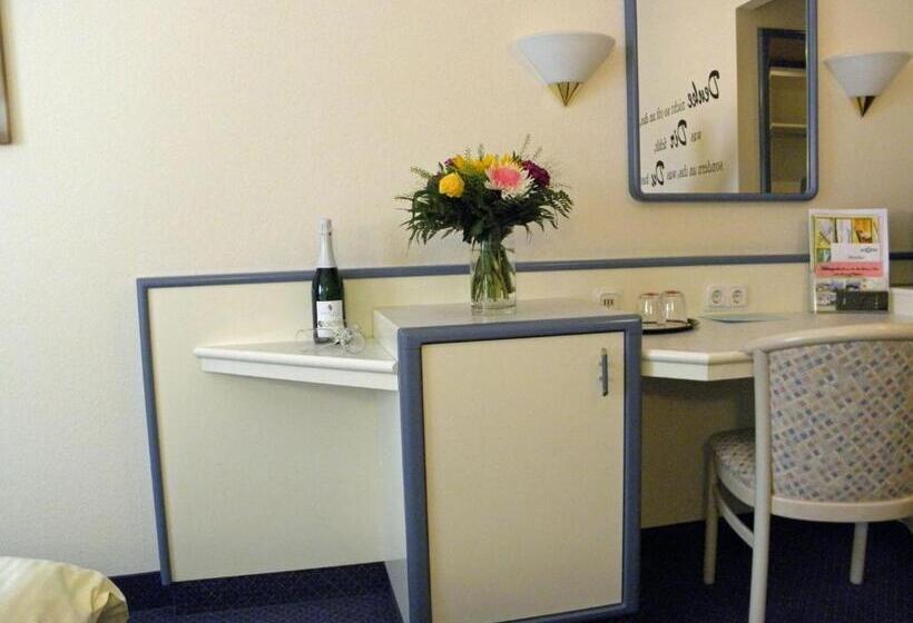 Номер Стандарт Трехместный, Parkhotel Schotten