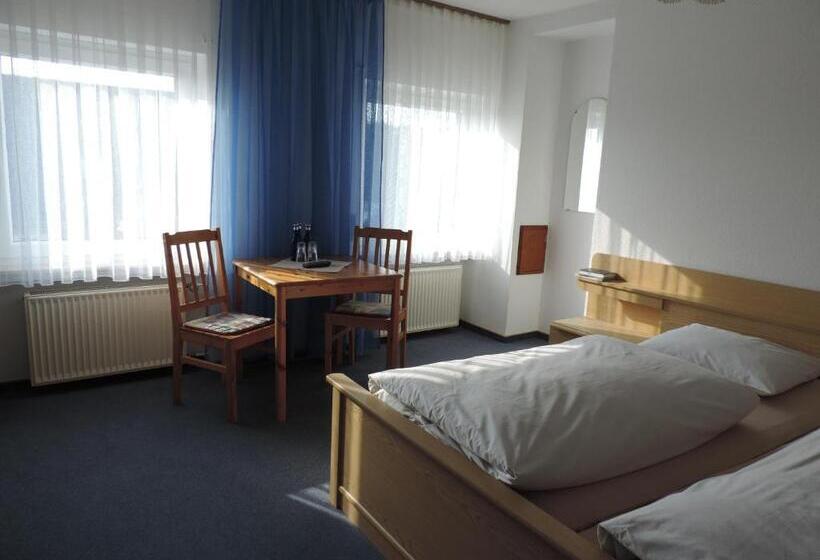 غرفة قياسية ثلاثية, Gasthaus Weber