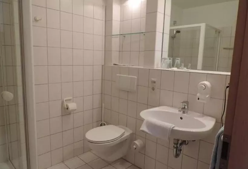 スタンダードトリプルルーム, Gasthaus Weber