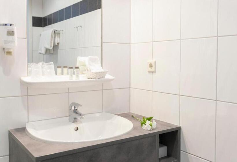 اتاق استاندارد با بالکن, Johanniter Gastehaus