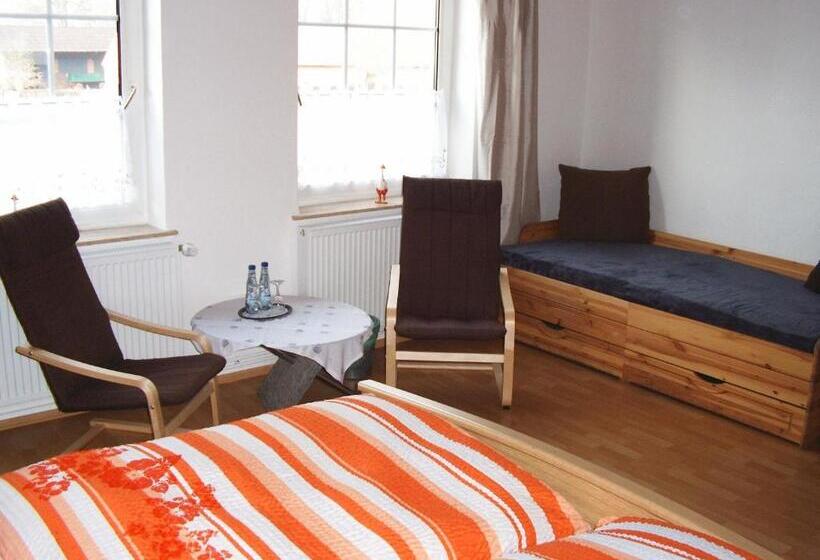 غرفة قياسية ثلاثية, Landgasthof Puck