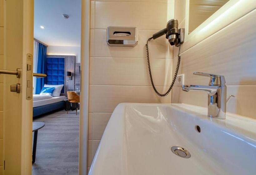 Номер Стандарт Трехместный, Zentrum Hotel Stade