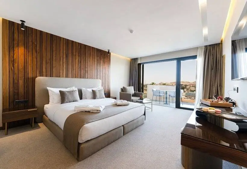 سوییت جونیور, Longue Vie Hotels