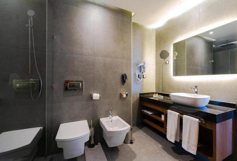 سوییت جونیور, Longue Vie Hotels
