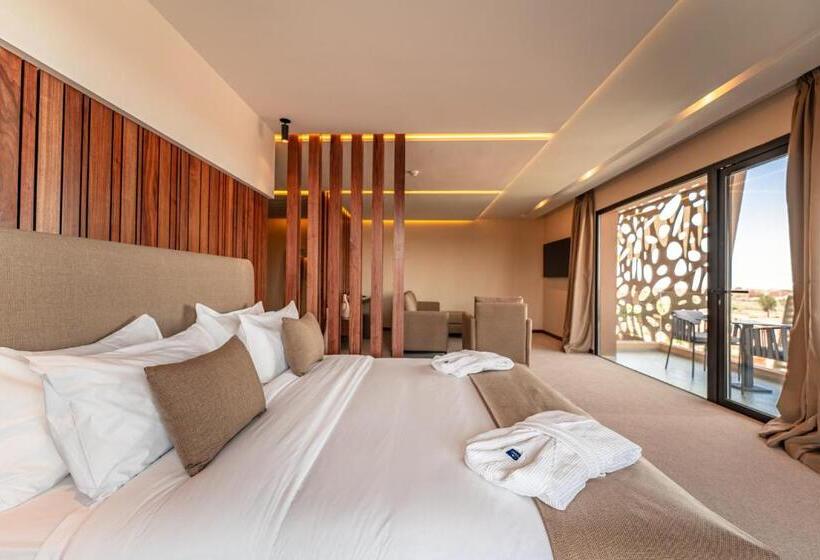 سوئیت با بالکن, Longue Vie Hotels