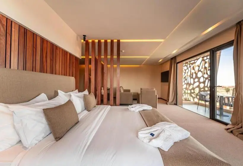 سوئیت با بالکن, Longue Vie Hotels