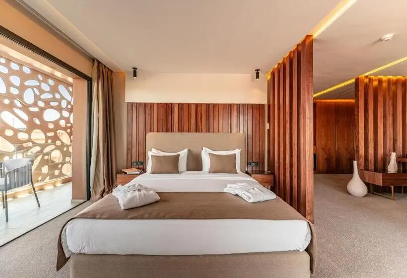 سوئیت با بالکن, Longue Vie Hotels