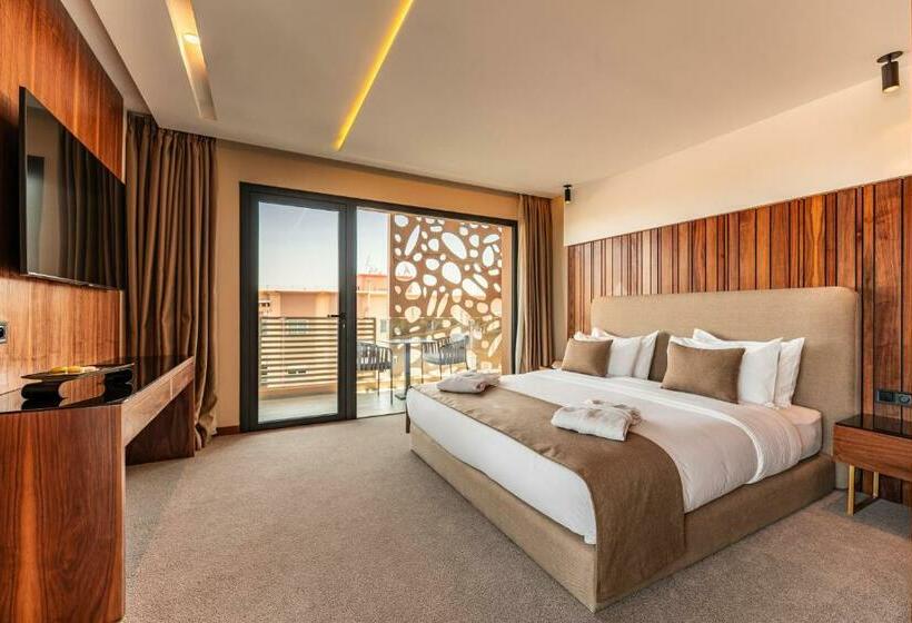 سوییت جونیور, Longue Vie Hotels