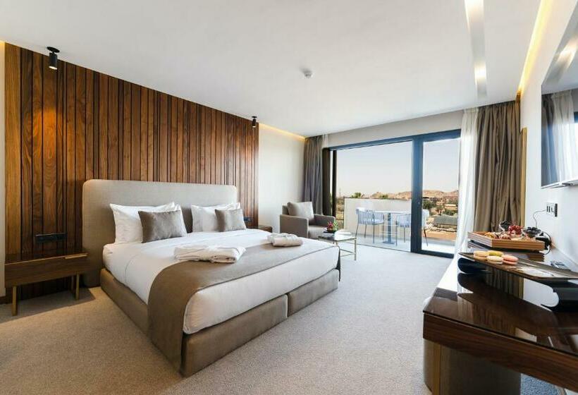 سوییت جونیور, Longue Vie Hotels