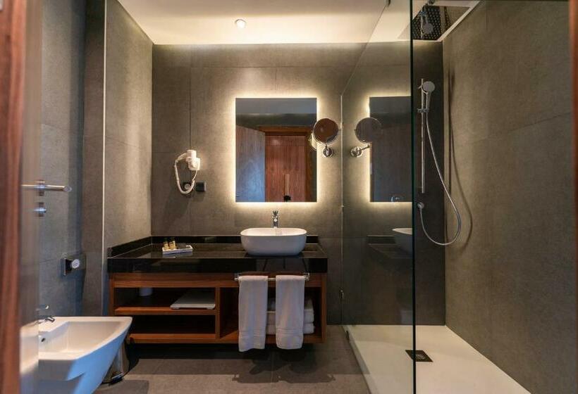 اتاق راحتی, Longue Vie Hotels