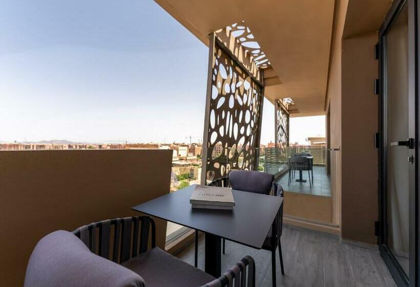 اتاق راحتی, Longue Vie Hotels