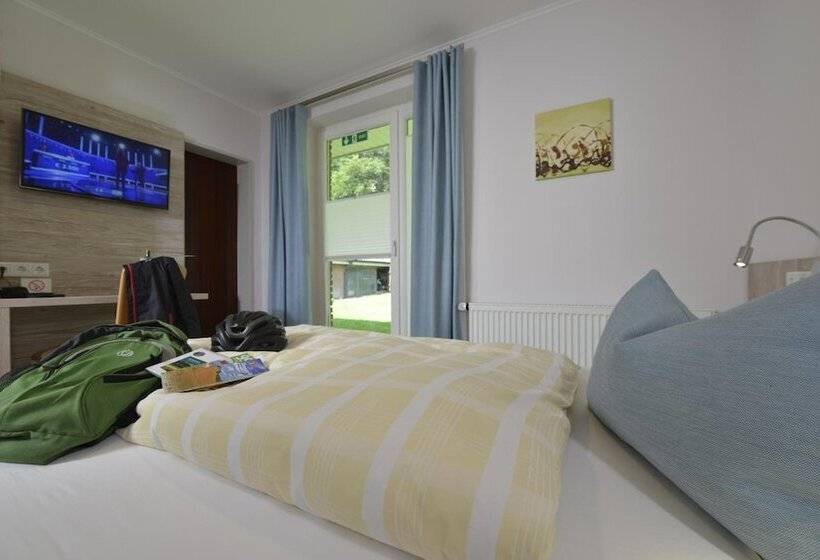 标准单人间, Café Wahlde