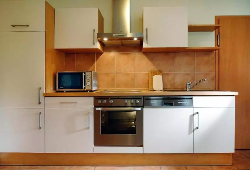 テラス付き１ベッドルームアパートメント, Café Wahlde