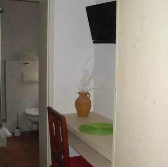 スタンダードシングルルーム, Pension Reuss Hotel Garni