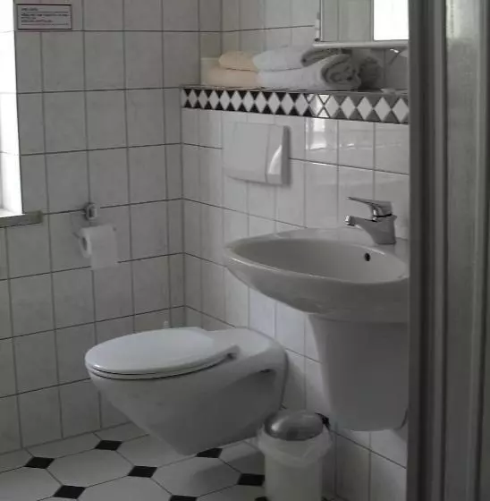 スタンダードルーム, Pension Reuss Hotel Garni