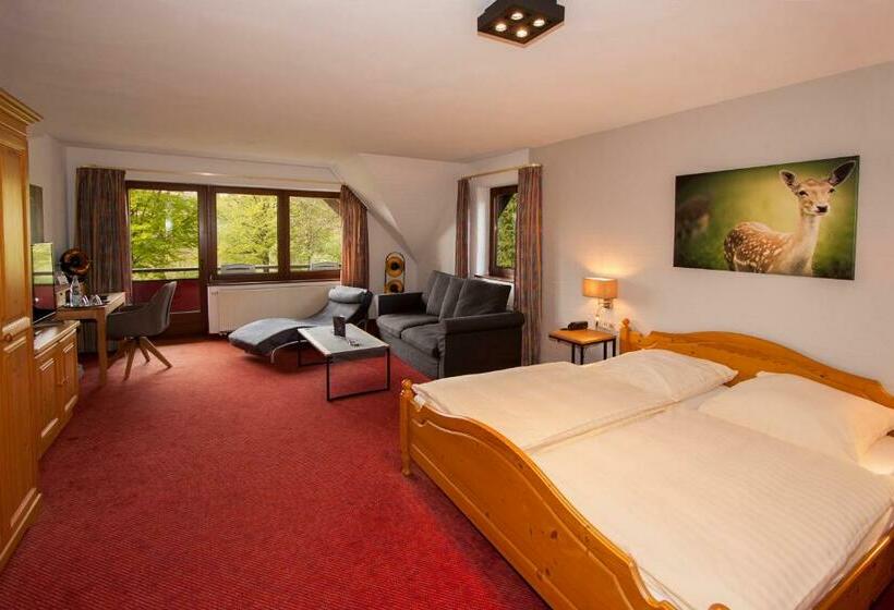 جناح, Berghotel Habbel Und Die Welt Kann Warten