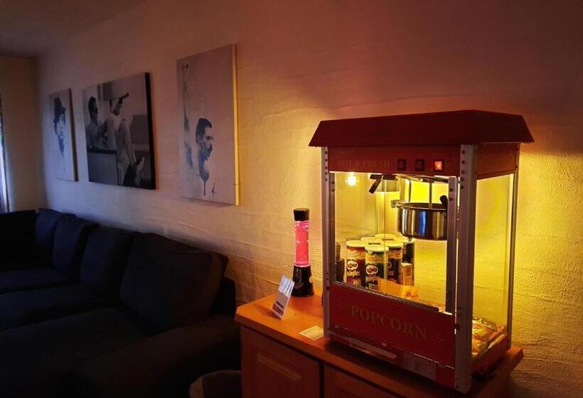 إستوديو ديلوكس, Berghotel Habbel Und Die Welt Kann Warten