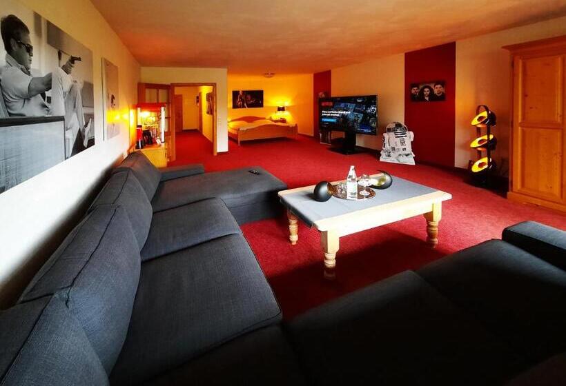 إستوديو ديلوكس, Berghotel Habbel Und Die Welt Kann Warten