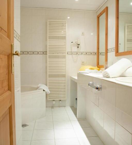 إستوديو ديلوكس, Berghotel Habbel Und Die Welt Kann Warten