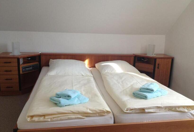 Номер Стандарт Трехместный, Gasthof & Hotel Zur Linde