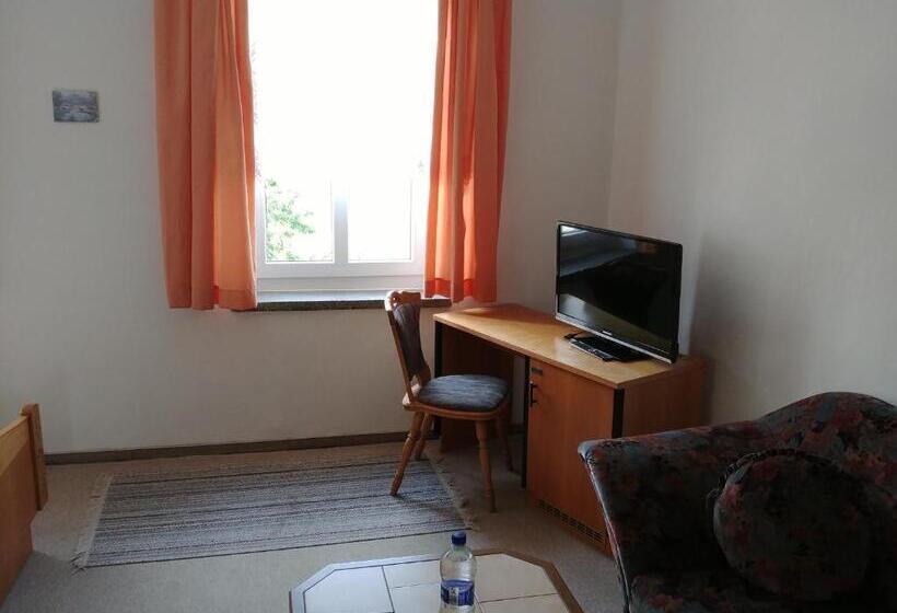 Номер Комфорт Индивидуальный, Gasthof & Hotel Zur Linde