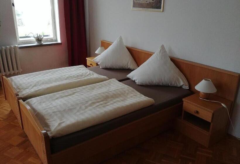 Четырехместный Номер Стандарт, Gasthof & Hotel Zur Linde