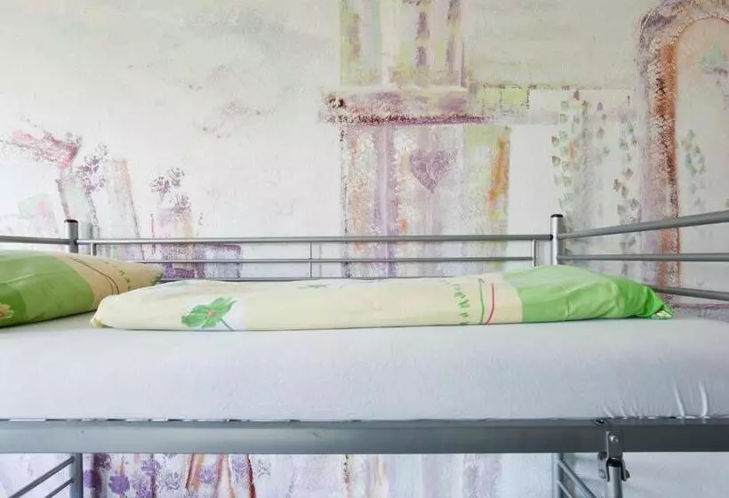 ルームシェアのワンベッド, Hostel Jena