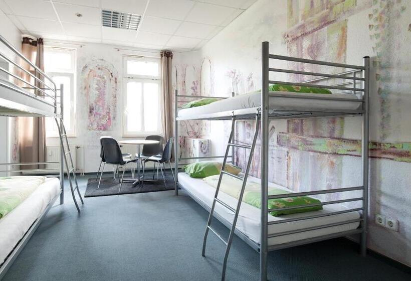 ルームシェアのワンベッド, Hostel Jena