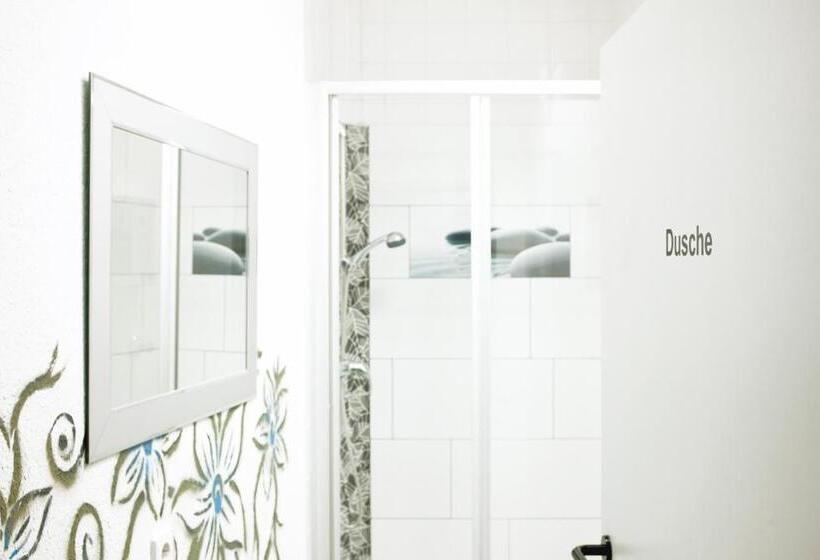 共用房间的床, Hostel Jena