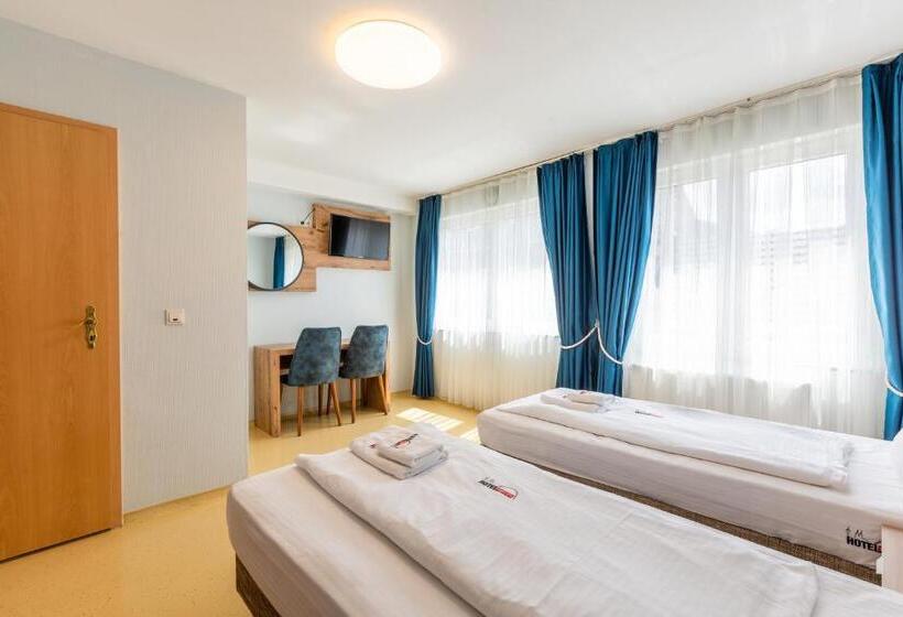 Standardzimmer, Arena