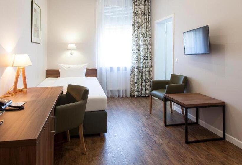 غرفة قياسية فردية, Engelbert