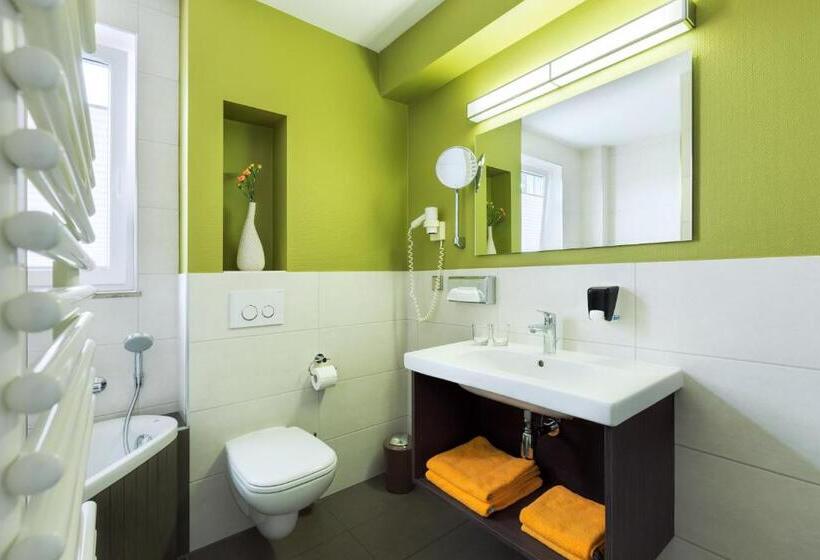 주니어 스위트, Hiemann   Superior