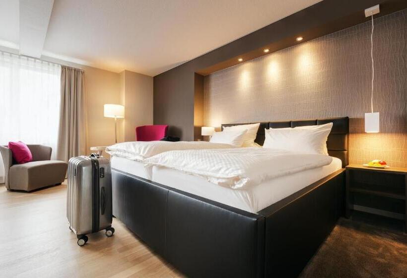 주니어 스위트, Hiemann   Superior