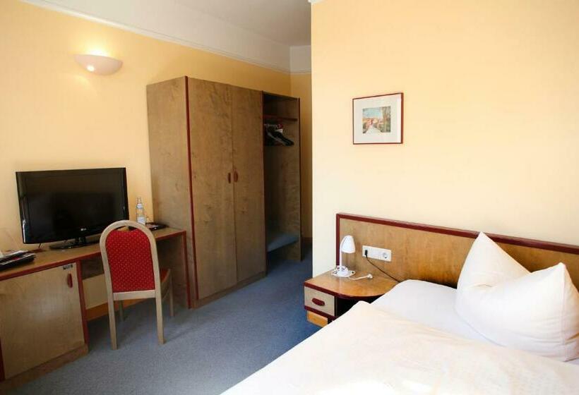 غرفة قياسية فردية, Reutterhaus